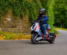 Khám phá Italjet Dragster 300 Gresini Edition: xe tay ga hiệu năng cao mang DNA đường đua nước Ý