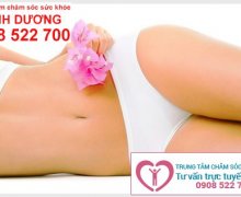 Huyết trắng màu nâu nhạt và xanh có máu