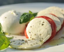 Mozzarella tươi có gì thú vị và mua ở đâu là chất lượng