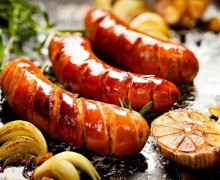 Cách làm xúc xích bò nướng ngon, tiết kiệm cho cả nhà